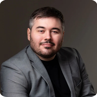 Headshot of Spencer Moore. 